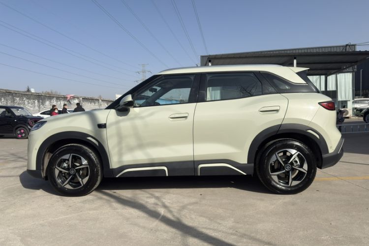 Used BYD Yuan UP 2025 Intelligent Driving Version 401 km Beyond-Range Edition Exterior 5