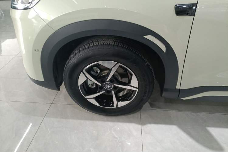 Used BYD Yuan UP 2025 Intelligent Driving Version 401 km Beyond-Range Edition Exterior 7