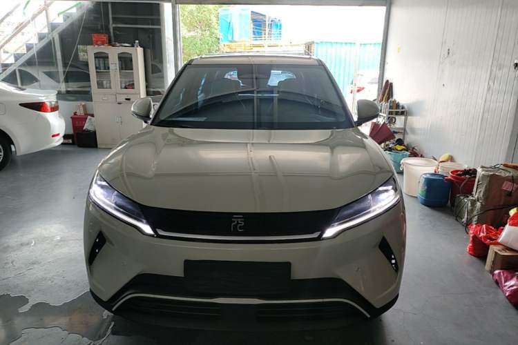 Used BYD Yuan UP 2025 Intelligent Driving Version 401 km Beyond-Range Edition Front