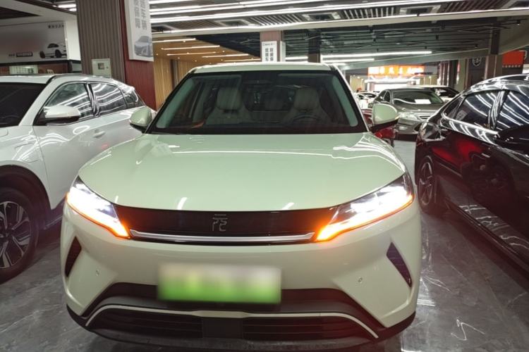 Used BYD Yuan UP 2025 Intelligent Driving Version 401 KM Dynamic Edition Front