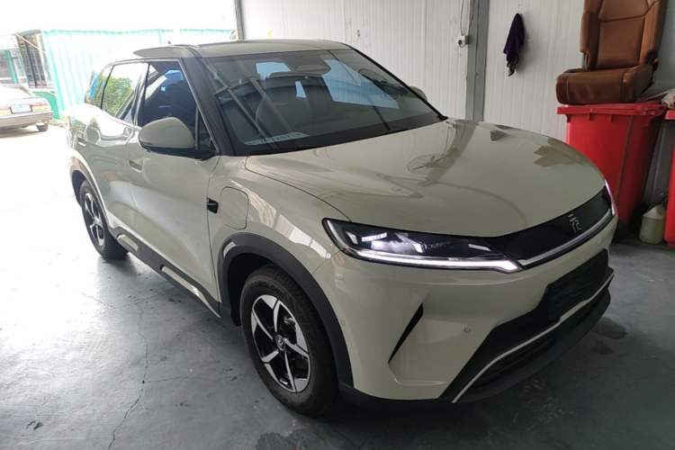 Used BYD Yuan UP 2025 Intelligent Driving Version 401 km Beyond-Range Edition Front Right 45 Deg