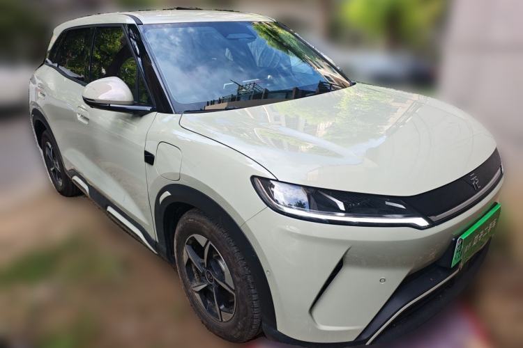 Used BYD Yuan UP 2025 Intelligent Driving Version 401 km Leading Edition Front Right 45 Deg
