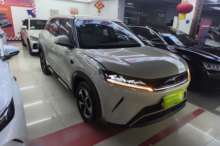 Used BYD Yuan UP 2025 Intelligent Driving Version 401 km Leading Edition Front Right 45 Deg