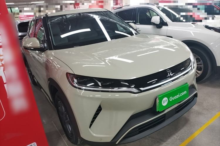 Used BYD Yuan UP 2025 Model 301KM Leading Version Front Right 45 Deg