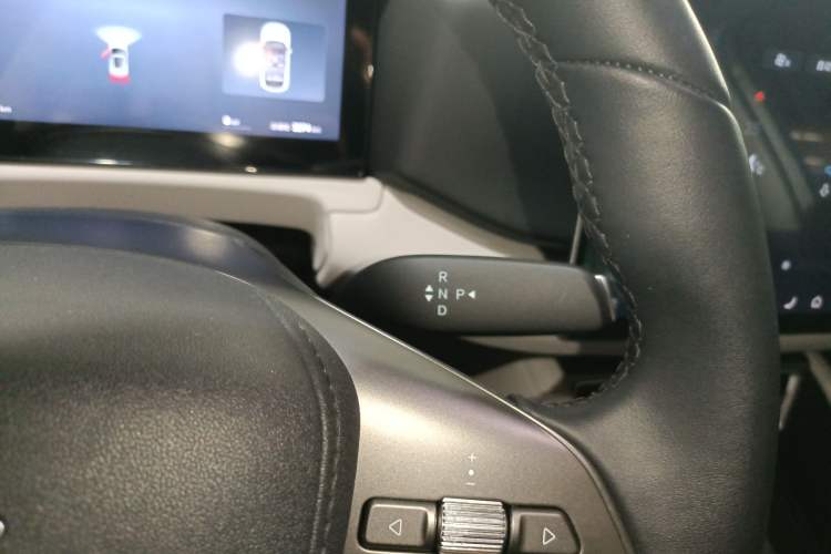 Used BYD Yuan UP 2025 Intelligent Driving Version 401 km Beyond-Range Edition Gear Lever