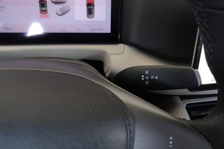 Used BYD Yuan UP 2025 Intelligent Driving Version 401 km Beyond-Range Edition Gear Lever
