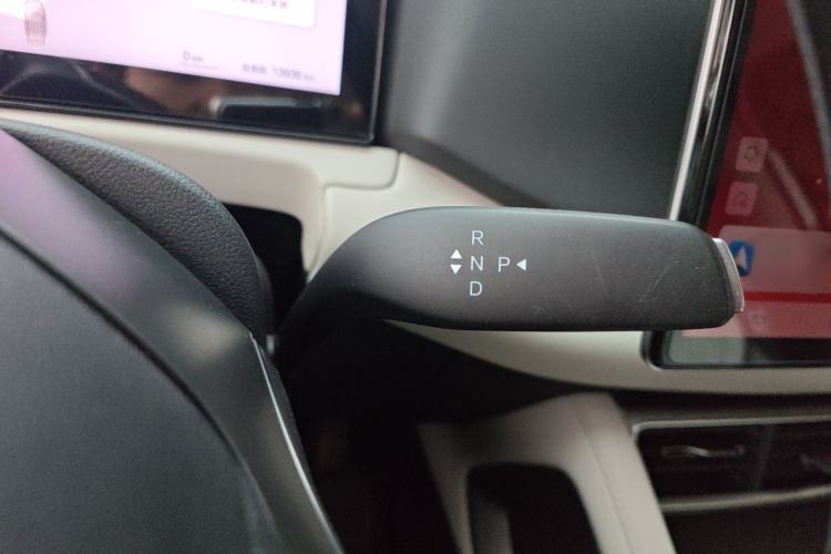 Used BYD Yuan UP 2025 Intelligent Driving Version 401 KM Dynamic Edition Gear Lever