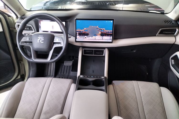 Used BYD Yuan UP 2025 Intelligent Driving Version 401 km Beyond-Range Edition Interior 2