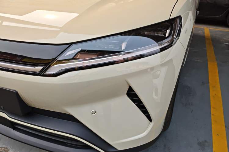 Used BYD Yuan UP 2025 Intelligent Driving Version 401 KM Dynamic Edition Left Front Headlight