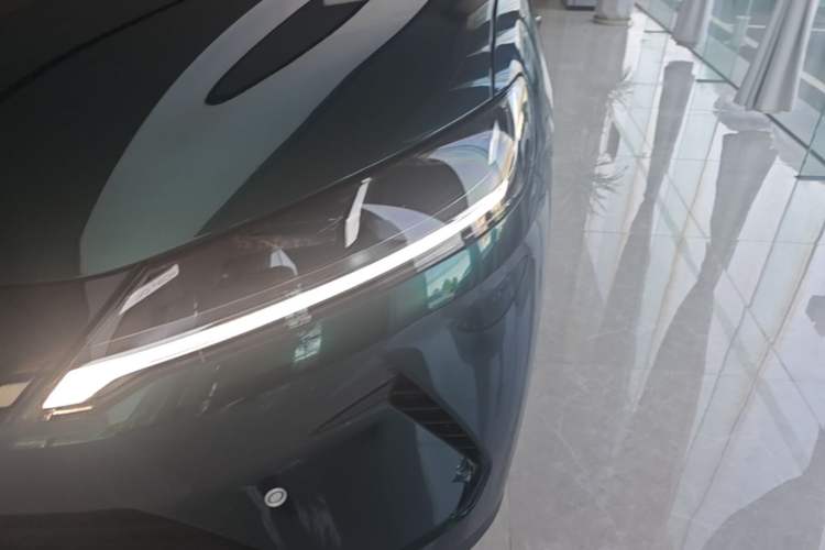 Used BYD Yuan UP 2025 Intelligent Driving Version 401 km Leading Edition Left Front Headlight