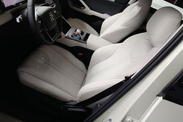 Used BYD Yuan UP 2025 Intelligent Driving Version 401 KM Dynamic Edition Left Front Seat