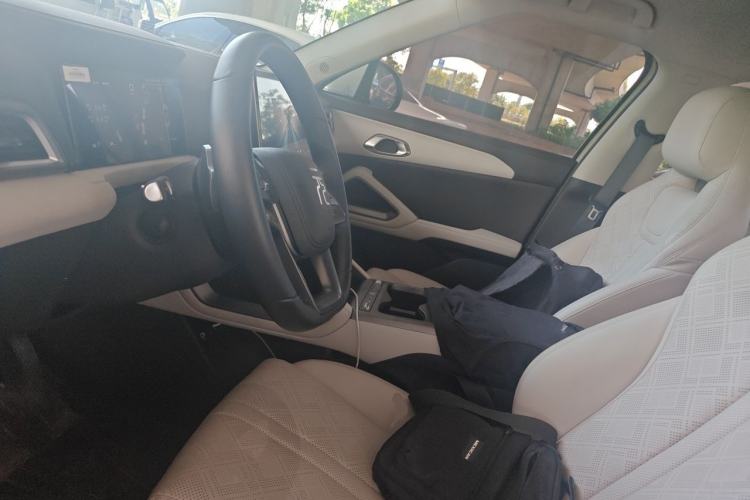 Used BYD Yuan UP 2025 Intelligent Driving Version 401 KM Dynamic Edition Left Front Seat