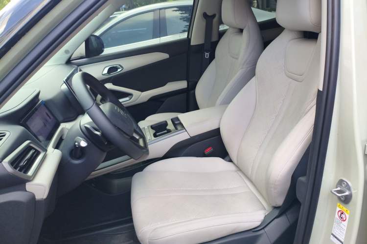Used BYD Yuan UP 2025 Intelligent Driving Version 401 km Leading Edition Left Front Seat