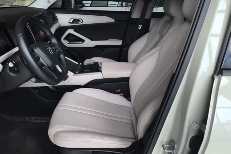 Used BYD Yuan UP 2025 Intelligent Driving Version 401 KM Dynamic Edition Left Front Seat