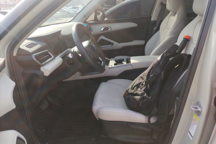 Used BYD Yuan UP 2025 Intelligent Driving Version 401 KM Dynamic Edition Left Front Seat