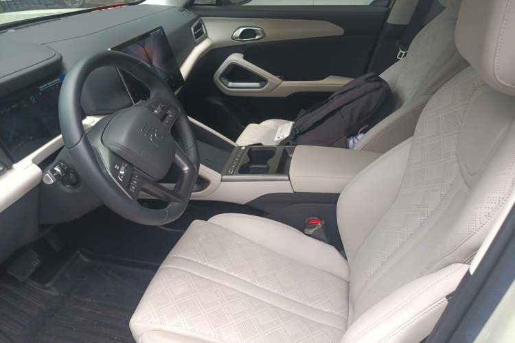 Used BYD Yuan UP 2025 Intelligent Driving Version 401 KM Dynamic Edition Left Front Seat