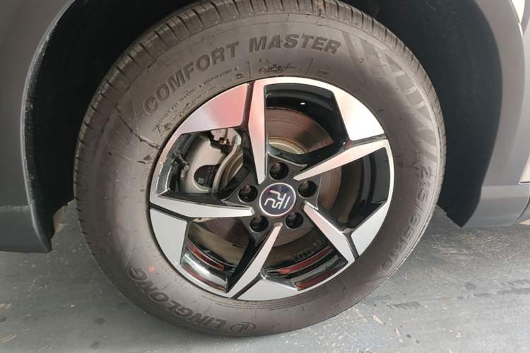 Used BYD Yuan UP 2025 Intelligent Driving Version 401 km Beyond-Range Edition Left Front Wheel Hub