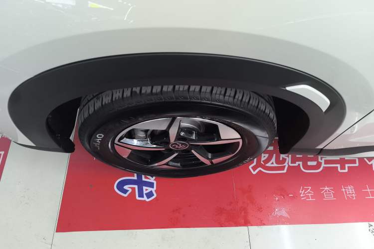 Used BYD Yuan UP 2025 Intelligent Driving Version 401 km Leading Edition Left Front Wheel Hub