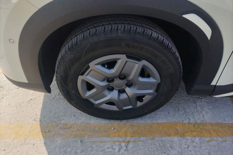 Used BYD Yuan UP 2025 Intelligent Driving Version 401 KM Dynamic Edition Left Front Wheel Hub