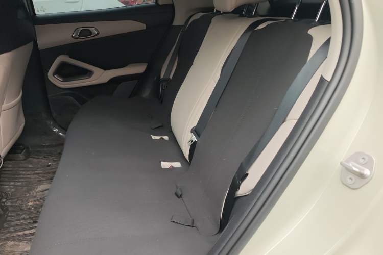 Used BYD Yuan UP 2025 Intelligent Driving Version 401 KM Dynamic Edition Left Rear Seat