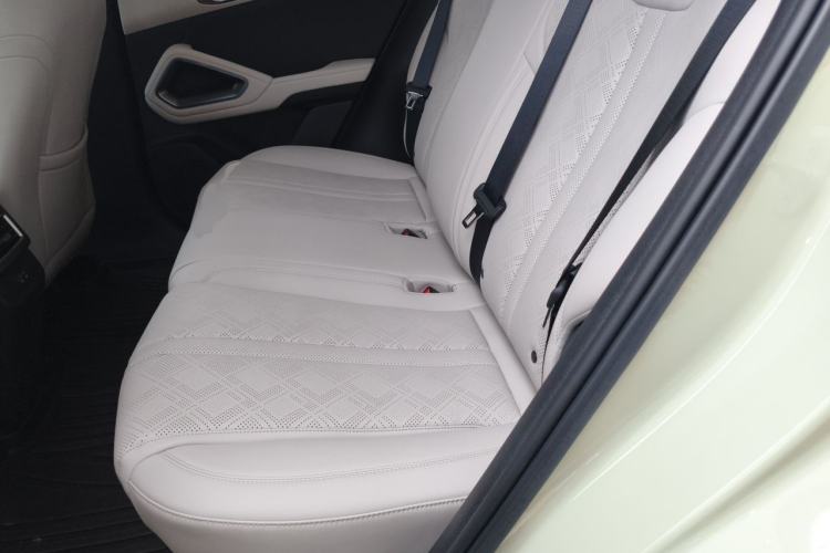 Used BYD Yuan UP 2025 Intelligent Driving Version 401 KM Dynamic Edition Left Rear Seat
