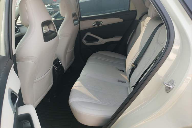 Used BYD Yuan UP 2025 Intelligent Driving Version 401 KM Dynamic Edition Left Rear Seat