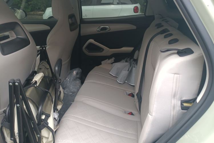 Used BYD Yuan UP 2025 Intelligent Driving Version 401 KM Dynamic Edition Left Rear Seat