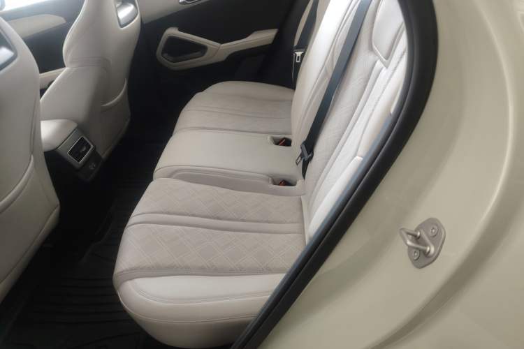 Used BYD Yuan UP 2025 Intelligent Driving Version 401 km Beyond-Range Edition Left Rear Seat
