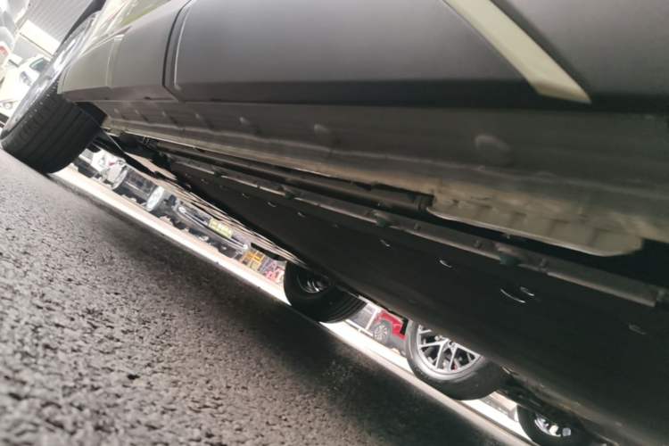 Used BYD Yuan UP 2025 Intelligent Driving Version 401 KM Dynamic Edition Left Side Sill