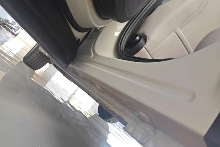 Used BYD Yuan UP 2025 Intelligent Driving Version 401 KM Dynamic Edition Left Side Sill