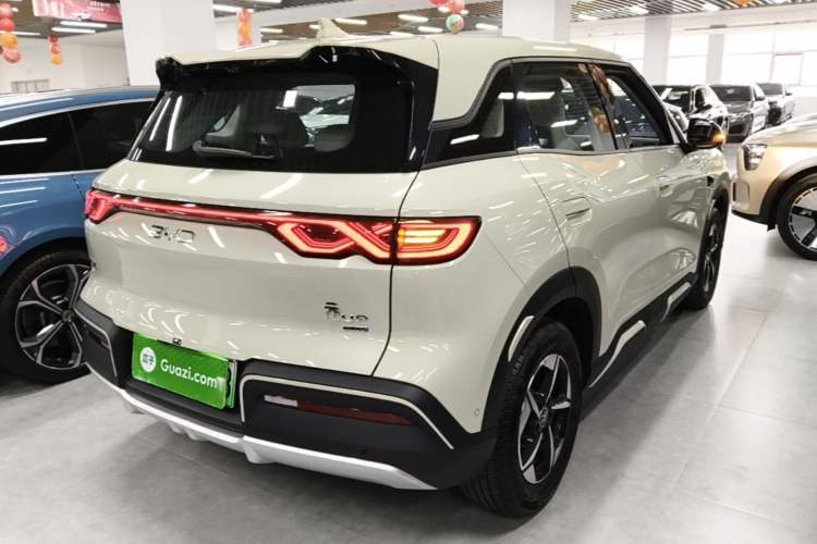 Used BYD Yuan UP 2025 Intelligent Driving Version 401 km Leading Edition Rear Right 45 Deg