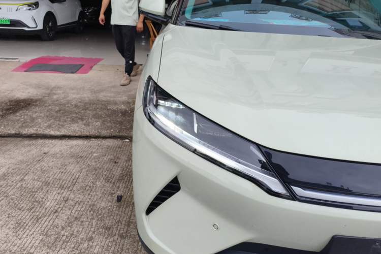 Used BYD Yuan UP 2025 Intelligent Driving Version 401 KM Dynamic Edition Right Front Headlight