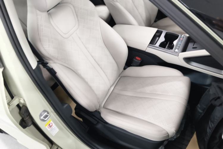 Used BYD Yuan UP 2025 Intelligent Driving Version 401 km Leading Edition Right Front Seat
