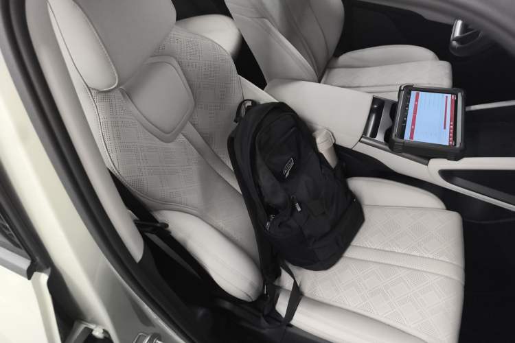 Used BYD Yuan UP 2025 Intelligent Driving Version 401 km Leading Edition Right Front Seat