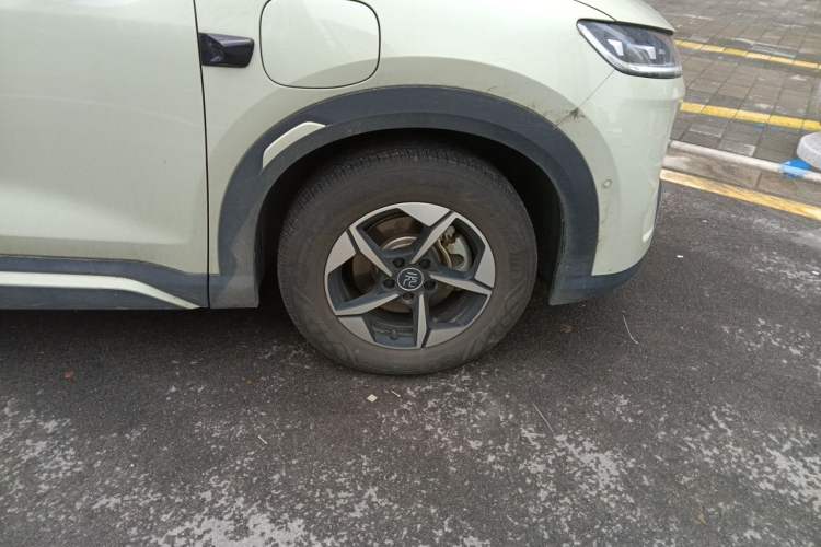 Used BYD Yuan UP 2025 Intelligent Driving Version 401 km Leading Edition Right Front Wheel Hub