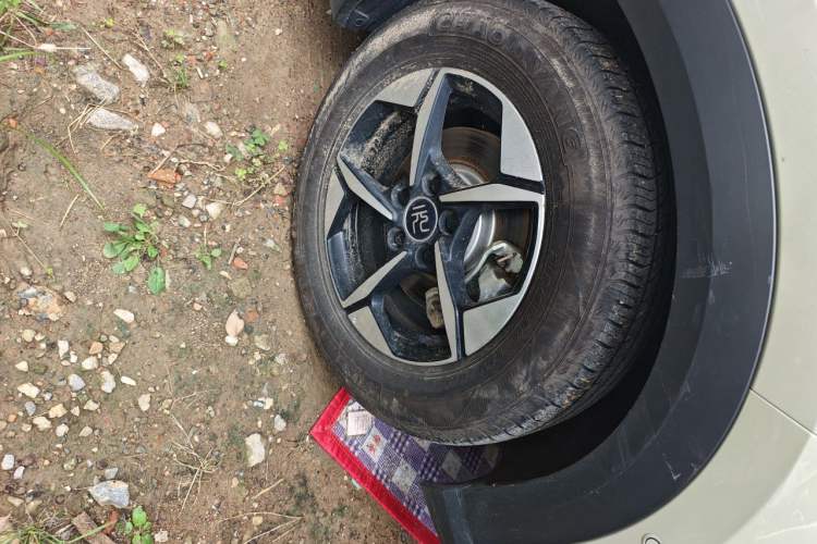 Used BYD Yuan UP 2025 Intelligent Driving Version 401 km Leading Edition Right Front Wheel Hub