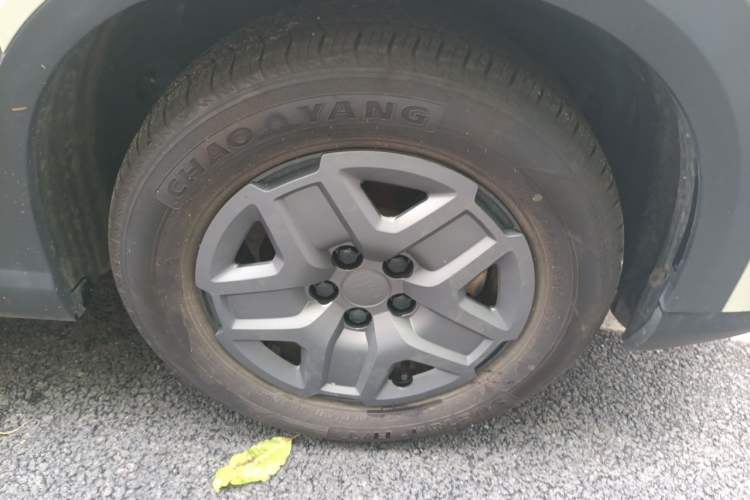 Used BYD Yuan UP 2025 Intelligent Driving Version 401 KM Dynamic Edition Right Front Wheel Hub