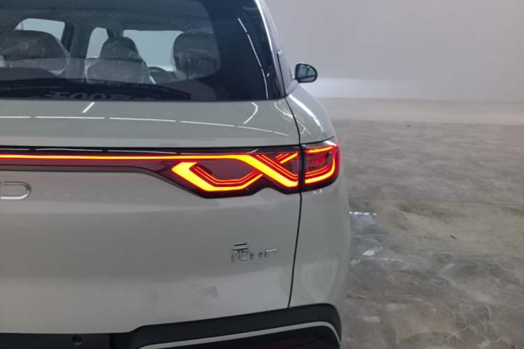 Used BYD Yuan UP 2025 Model 301KM Leading Version Right Rear Taillight