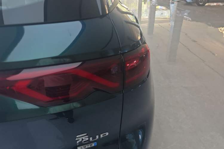 Used BYD Yuan UP 2025 Intelligent Driving Version 401 km Leading Edition Right Rear Taillight