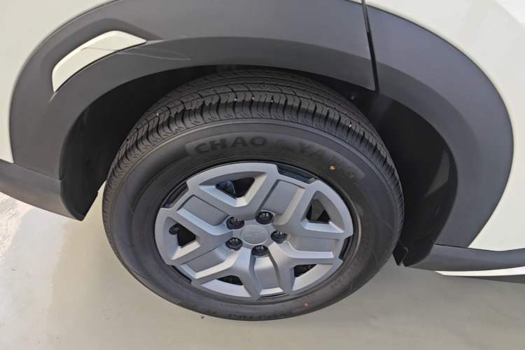 Used BYD Yuan UP 2025 Intelligent Driving Version 401 KM Dynamic Edition Right Rear Wheel Hub