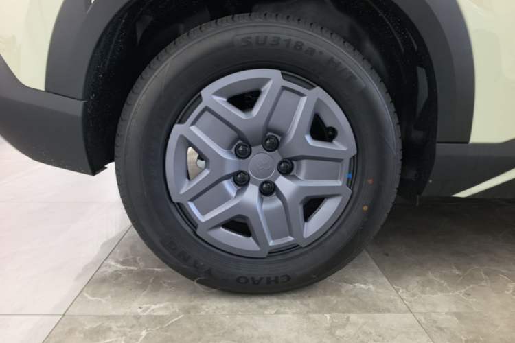 Used BYD Yuan UP 2025 Model 301KM Leading Version Right Rear Wheel Hub
