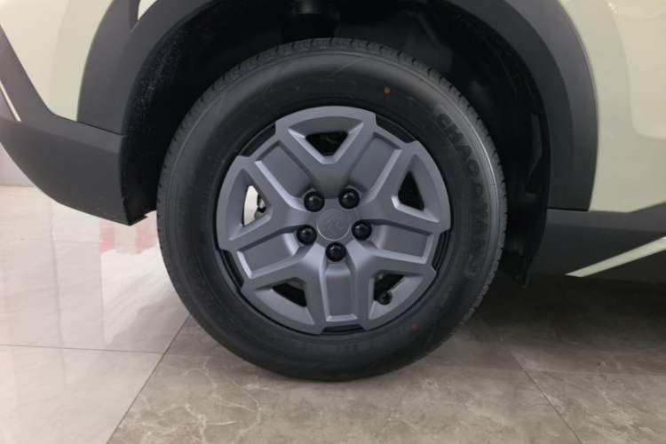 Used BYD Yuan UP 2025 Model 301KM Leading Version Right Rear Wheel Hub