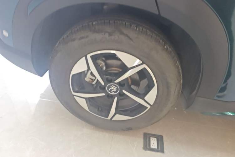 Used BYD Yuan UP 2025 Intelligent Driving Version 401 km Leading Edition Right Rear Wheel Hub