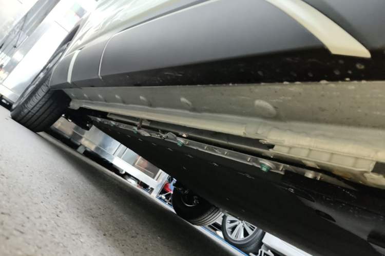 Used BYD Yuan UP 2025 Intelligent Driving Version 401 KM Dynamic Edition Right Side Sill