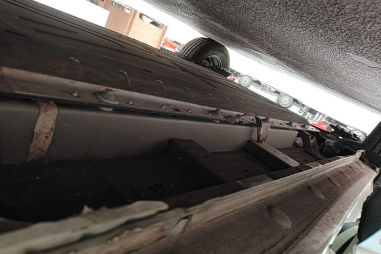 Used BYD Yuan UP 2025 Model 301KM Leading Version Right Side Sill
