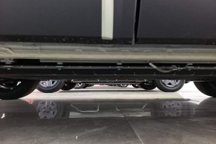Used BYD Yuan UP 2025 Model 301KM Leading Version Right Side Sill