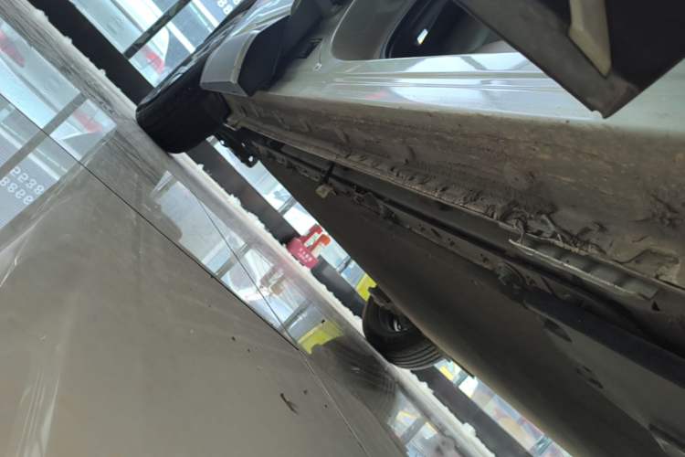 Used BYD Yuan UP 2025 Intelligent Driving Version 401 KM Dynamic Edition Right Side Sill
