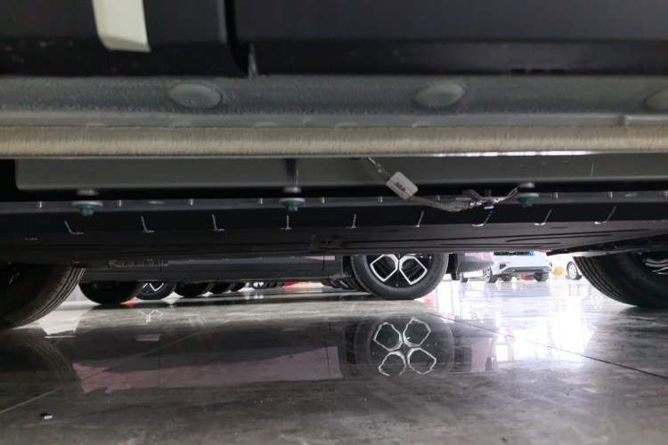 Used BYD Yuan UP 2025 Model 301KM Leading Version Right Side Sill