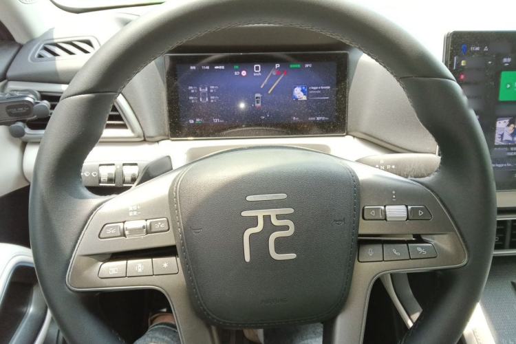 Used BYD Yuan UP 2025 Intelligent Driving Version 401 km Leading Edition Steering Wheel