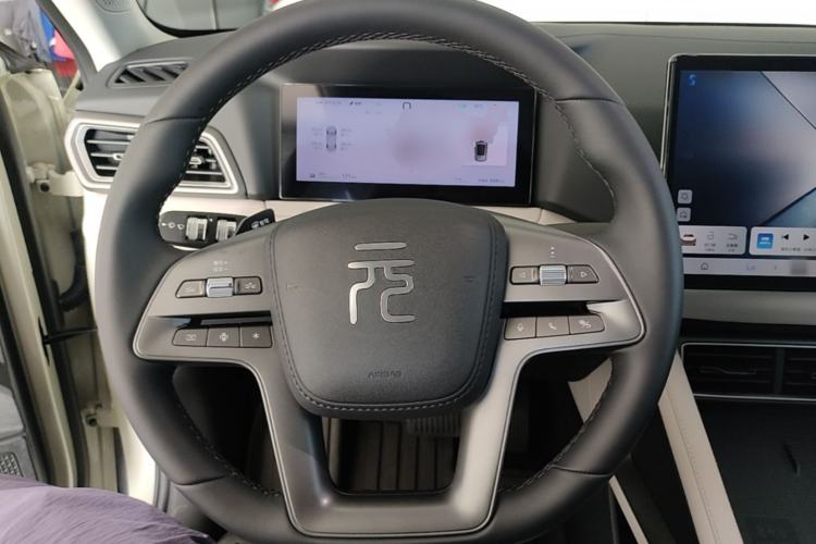 Used BYD Yuan UP 2025 Intelligent Driving Version 401 km Beyond-Range Edition Steering Wheel